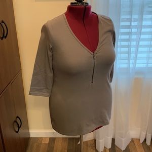 NWT Torrid Pearl Grey 3/4 Sleeve VNeck Zipper Top 1X